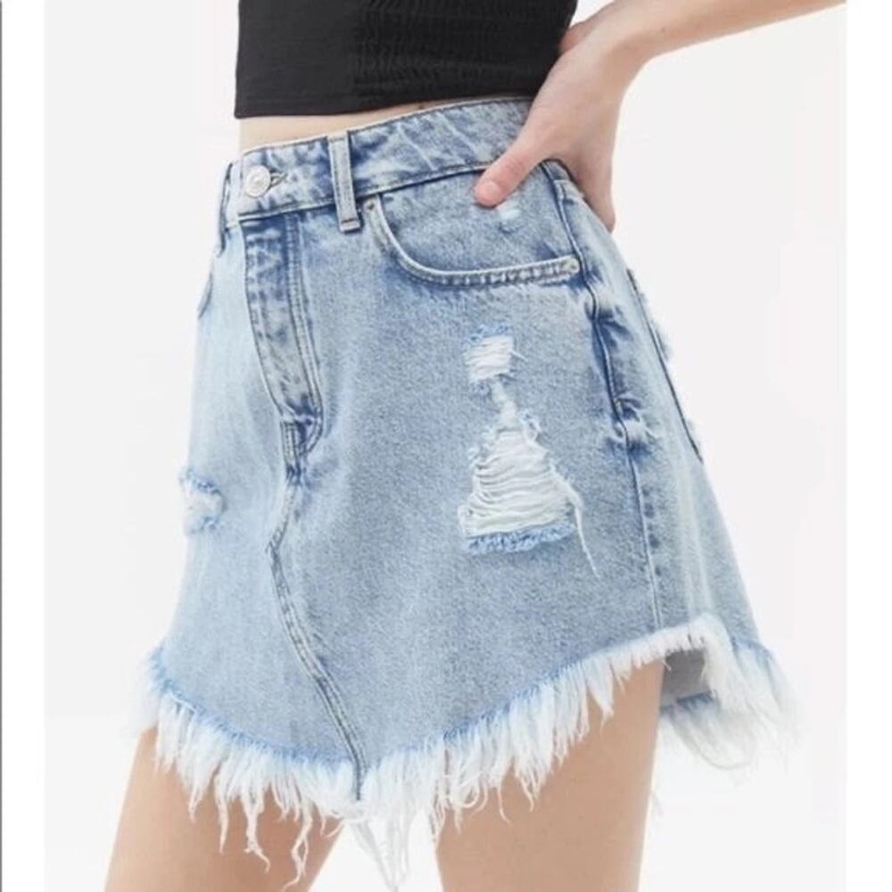 BDG Denim Raw Hem Distressed Mini Skirt Light Wash Button Fly Sz SMALL